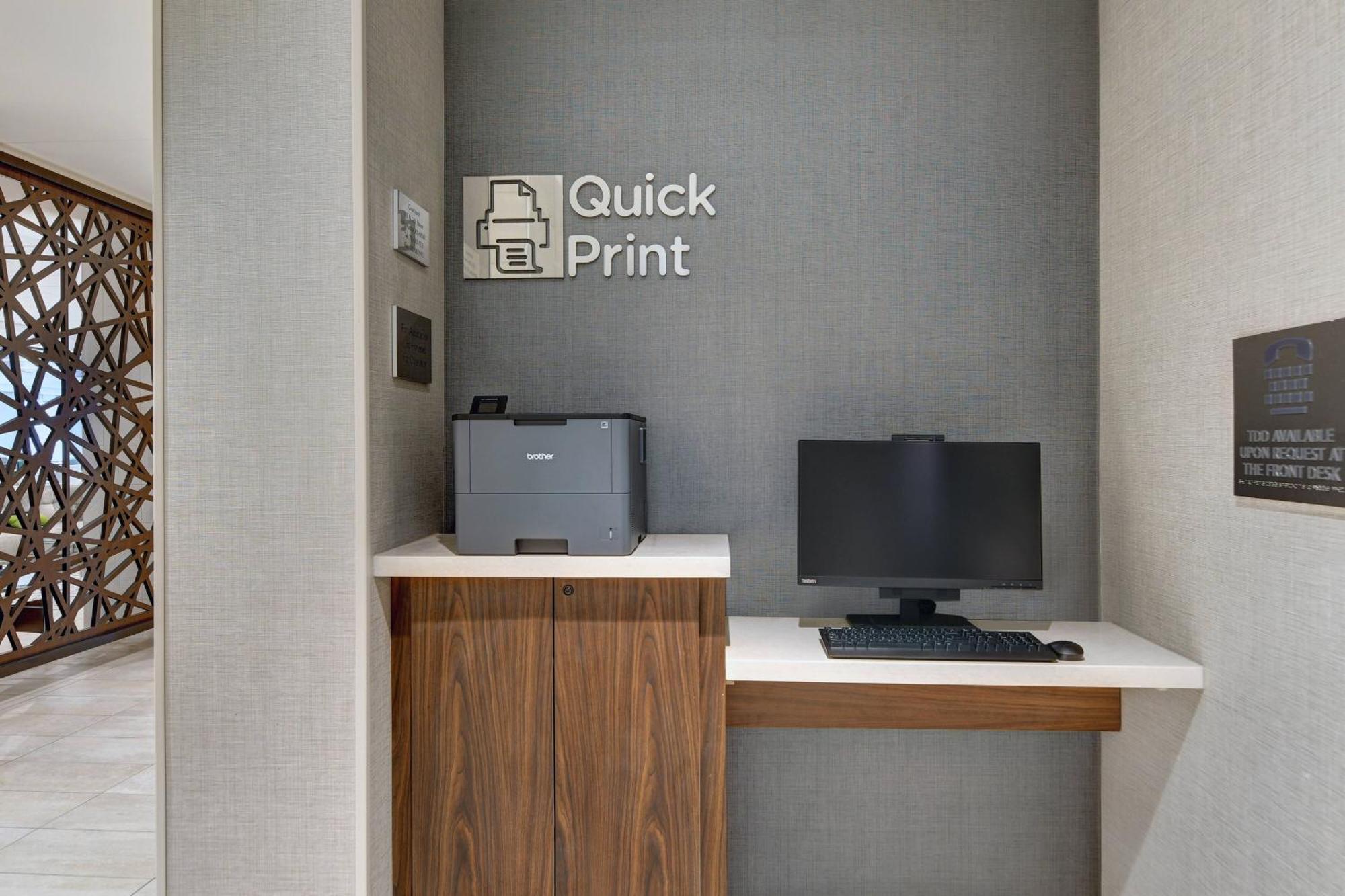 Courtyard By Marriott Manhattan Aggieville Kültér fotó
