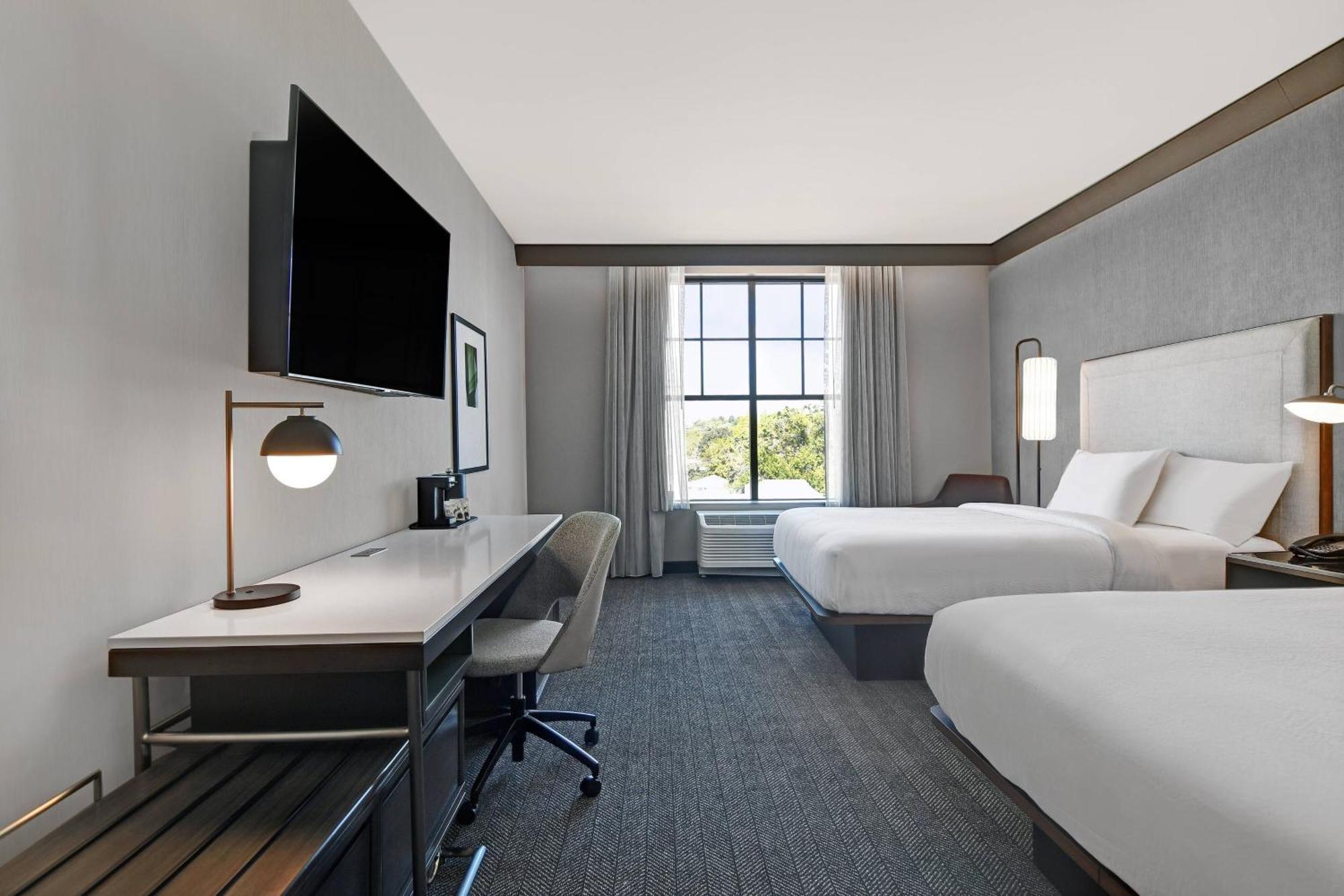 Courtyard By Marriott Manhattan Aggieville Kültér fotó