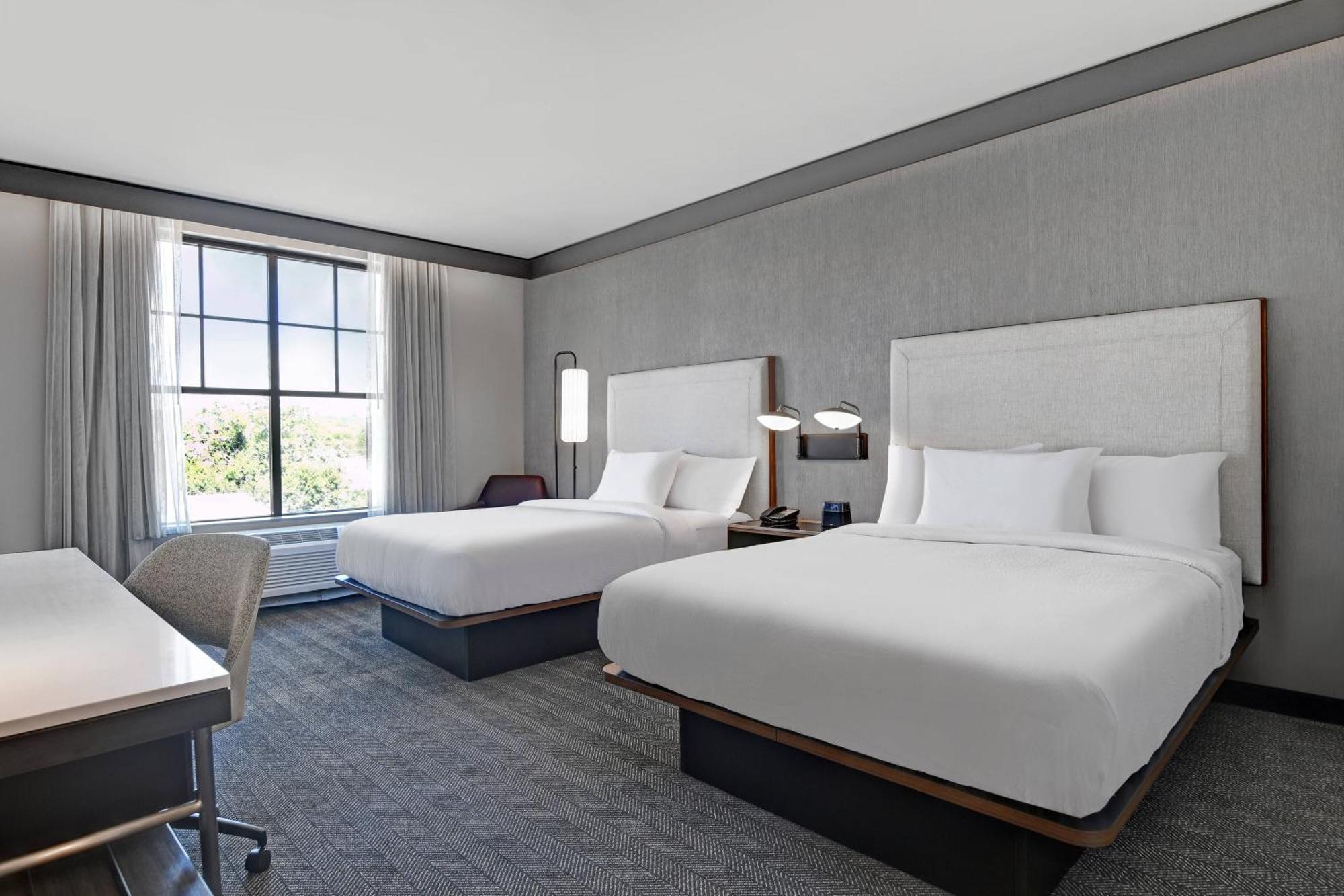 Courtyard By Marriott Manhattan Aggieville Kültér fotó